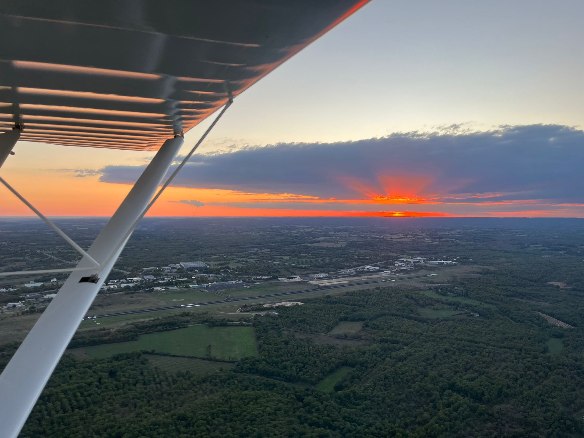 Coucher de soleil vu depuis le cockpit